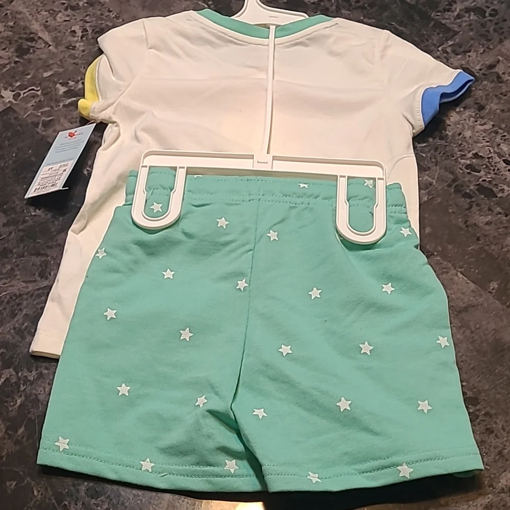 New with tags! Cat & Jack Kids 2T shorts & matching tshirt pajamas set